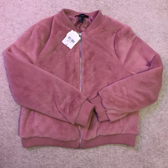 🚨SOLD🚨NWT Forever 21 Faux Fur Bomber Jacket - Picture 2 of 4